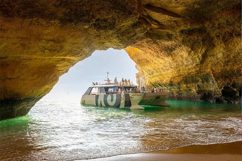 Albufeira: Benagil Caves & Coastline